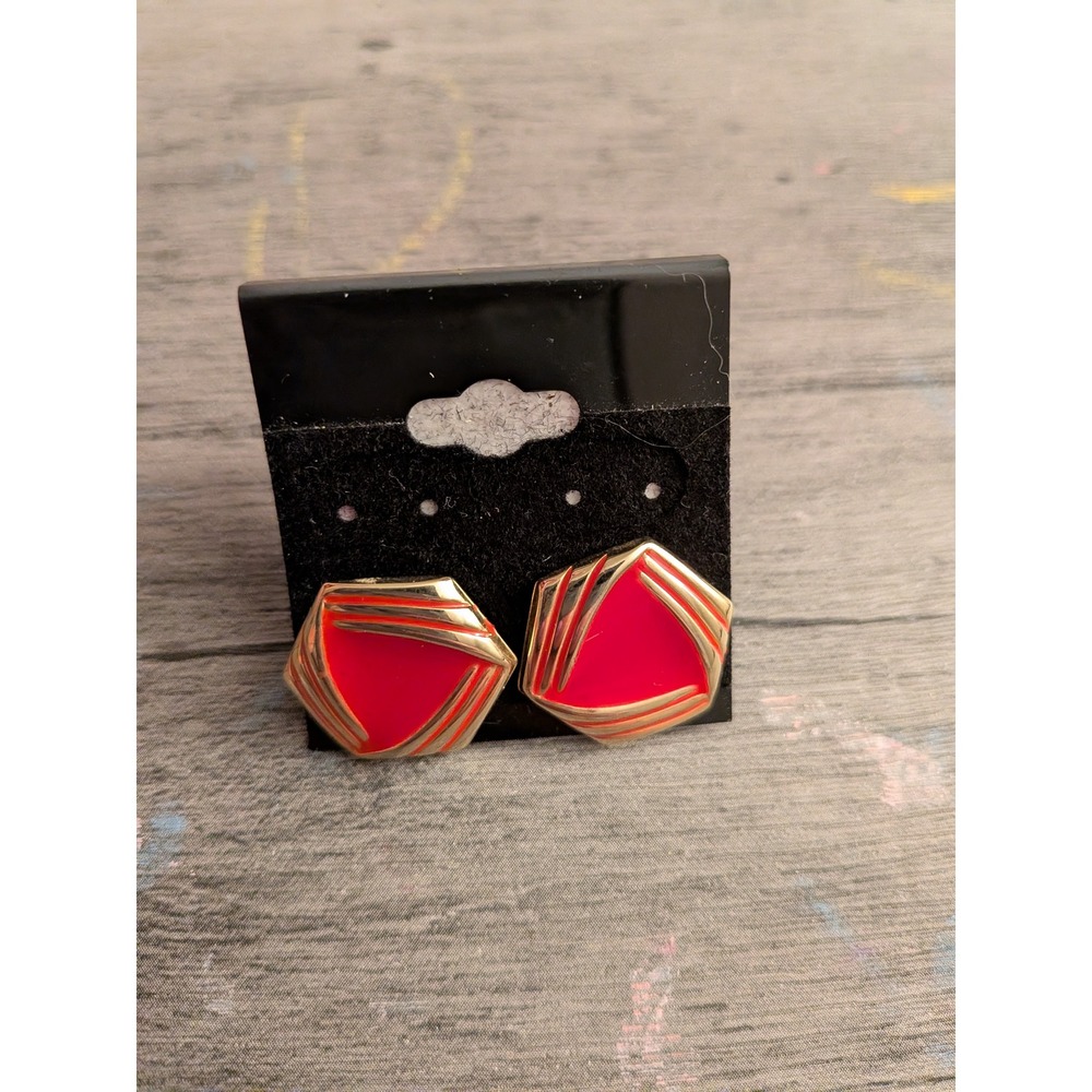 Vintage Red Enamel Gold Tone Hexagon Geometric Ribbed Stud Earrings Statement